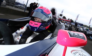 Lucile Cypriano au volant de sa F4